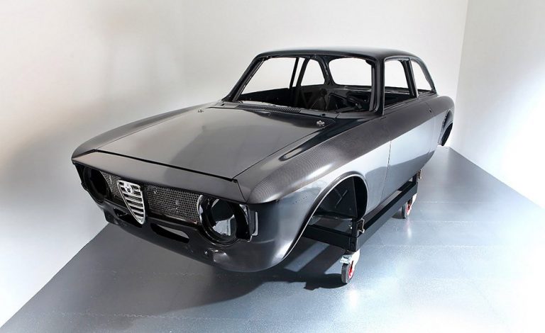 Alfa Romeo Giulia. Fibra de carbono por todos lados