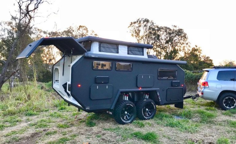 Bruder EXP-6 GT. Para acampar en el fin del mundo
