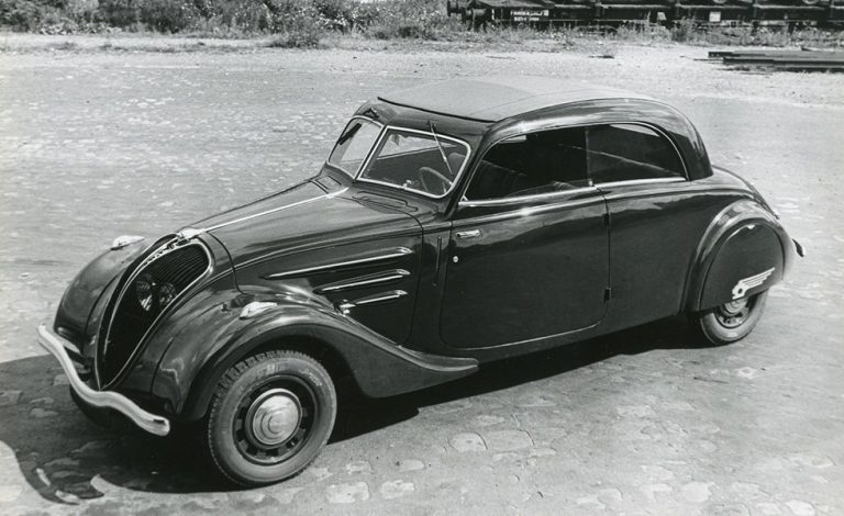 Peugeot. Un siglo triunfando con sus berlinas