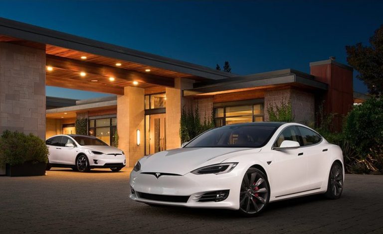 Tesla. Aún más rápidos con el modo 'Cheetah Stance'
