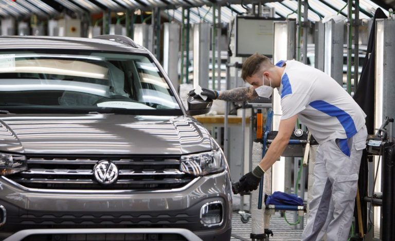 Volkswagen Navarra vuelve a la producción