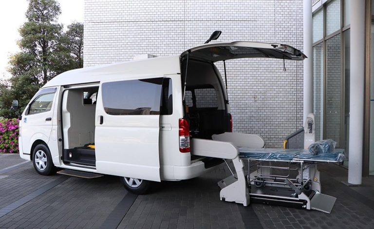 Toyota. Desarrolla un vehículo para transportar enfermos graves por COVID-19