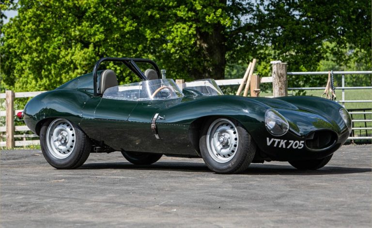 Silverstone Auctions saca a subasta estos clásicos, incluido este 'Jaguar D-Type'