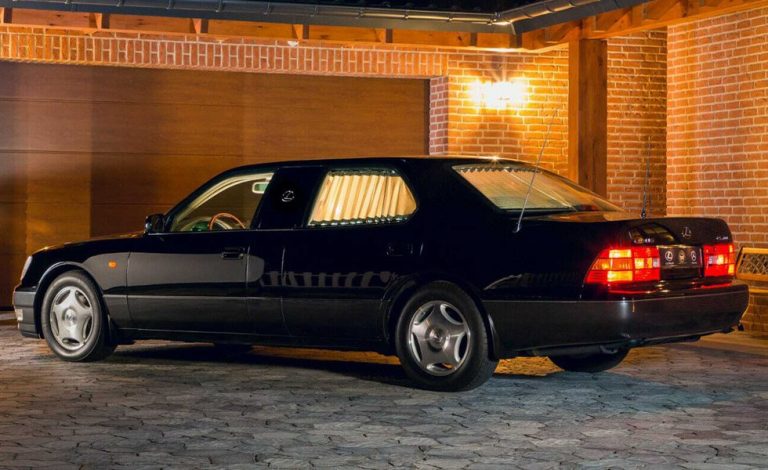 Lexus LS400. Este ejemplar ha dado el estirón