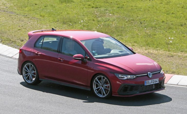 El Volkswagen Golf GTI TCR, a tope en Nürburgring