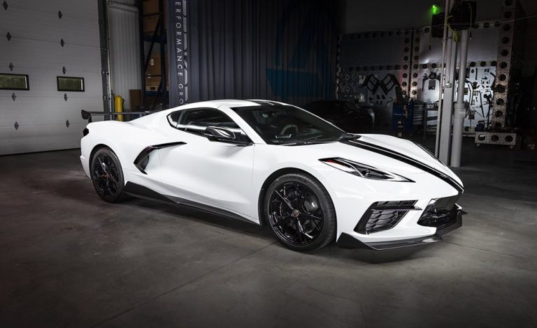 SpeedKore le da al Corvette C8 su kit en carbono