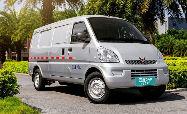 Wuling Rong Guang EV. Eléctrico, asequible y trabajador