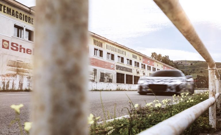 Maserati MC20. Lo ponen a punto en la Targa Florio 80 años después