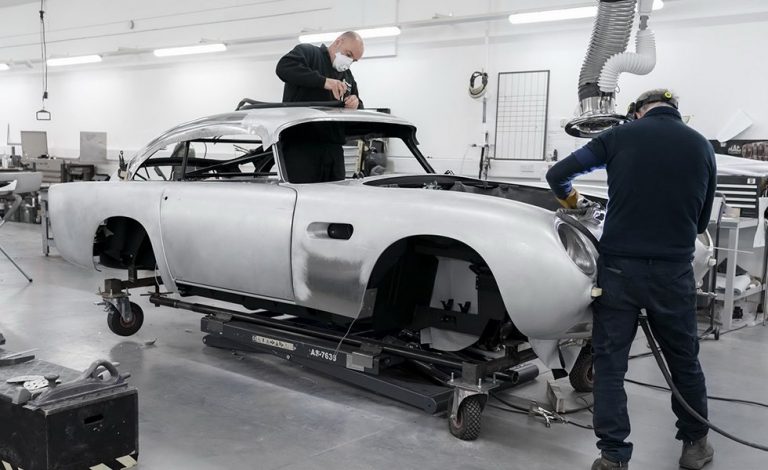 El Aston Martin DB5 de la película Goldfinger está de vuelta