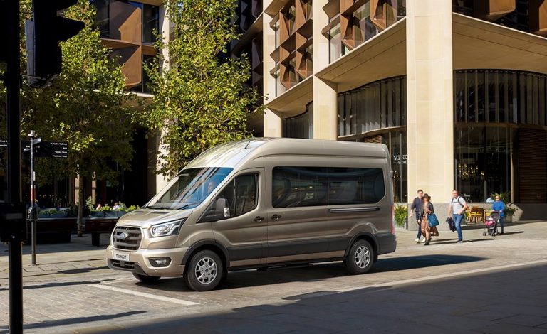 Ford Transit. Ya está disponible con transmisión automática de 10 velocidades