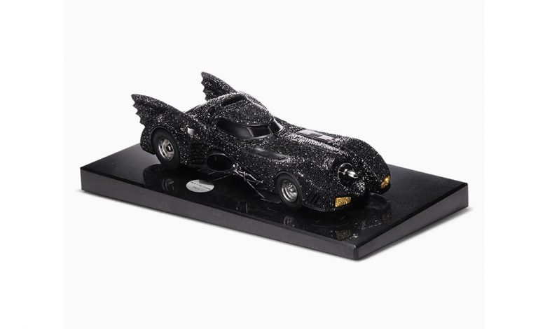 Swarovski te da un Batmobile a escala por 7.900 euros