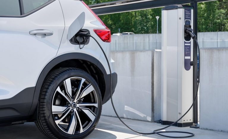 Volvo ya tiene proveedor de energía para sus eléctricos en Europa