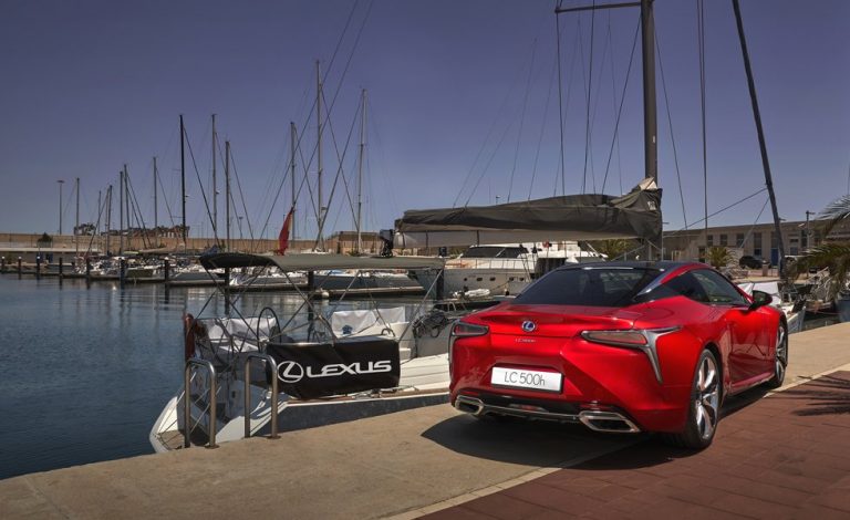 Lexus, ganador de la regata solidaria 'Mujeres líderes'
