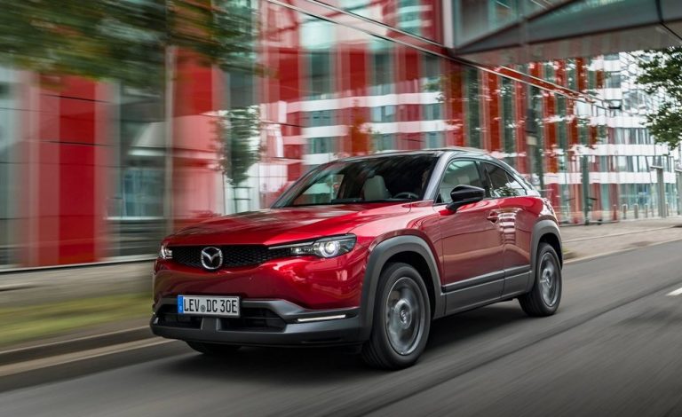 Conducimos el Mazda MX-30. Un eléctrico nada corriente