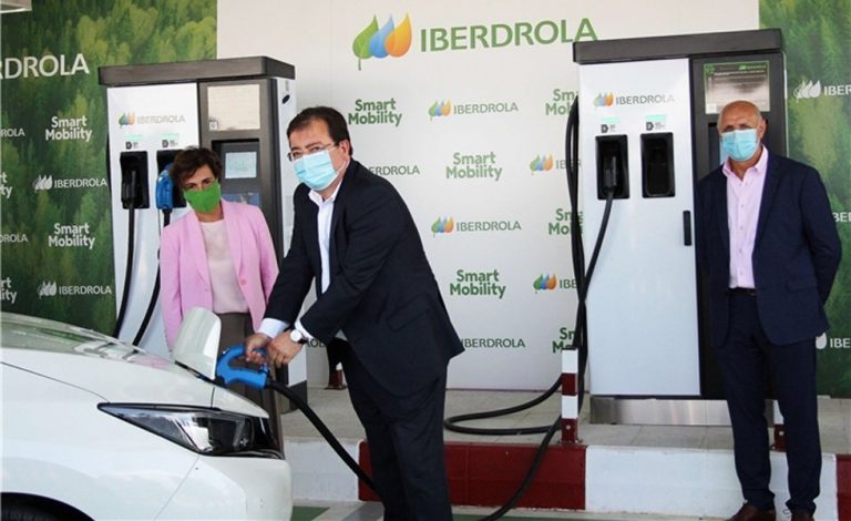 Iberdrola inaugura un cargador superrápido en el centro de la Península