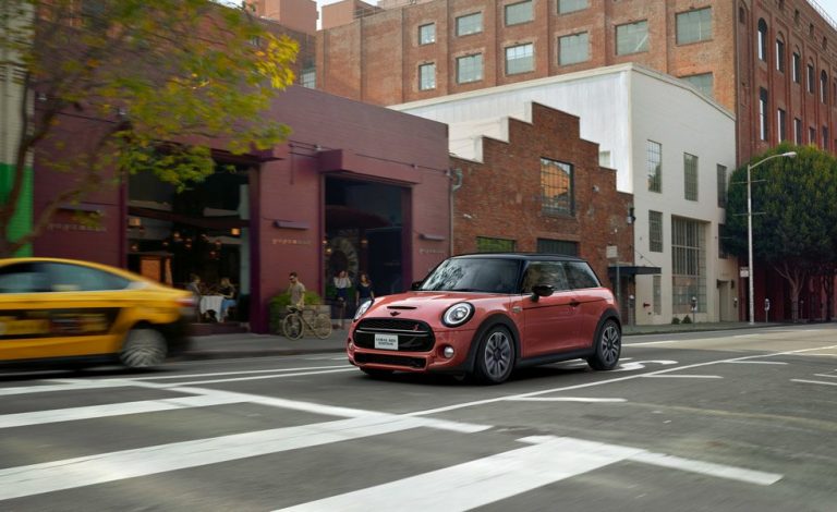 Mini Cooper S Coral Red Edition. Una edición especial con sabor antaño