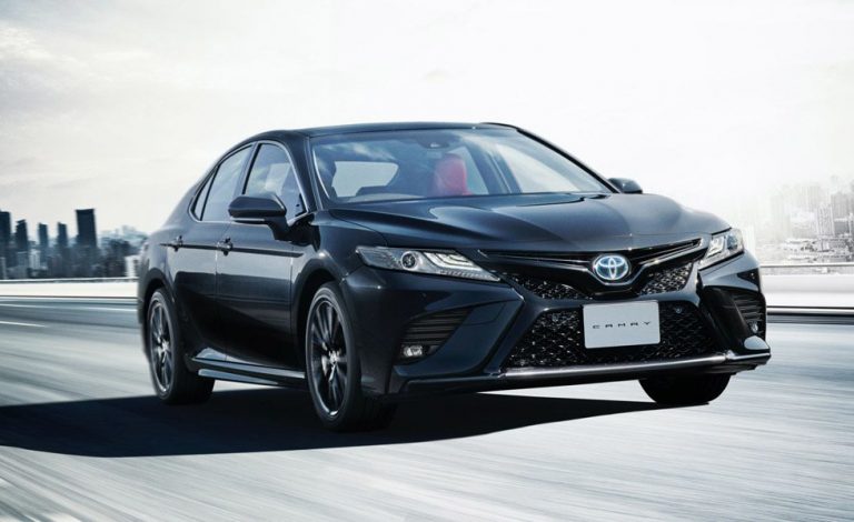 Toyota Camry Black Edition. Un regalo por su 40 cumpleaños