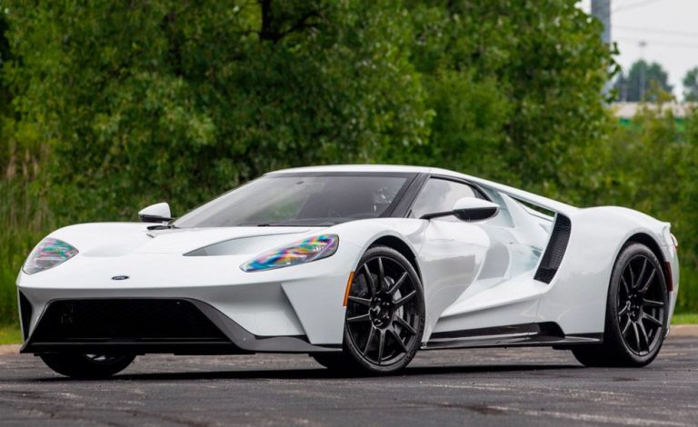 Un millón de dólares podrían pagar por este Ford GT