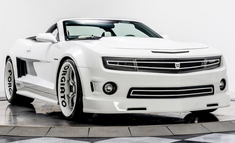 Este Chevrolet Camaro SS Convertible tiene neumáticos 405/25 R24 y está a la venta