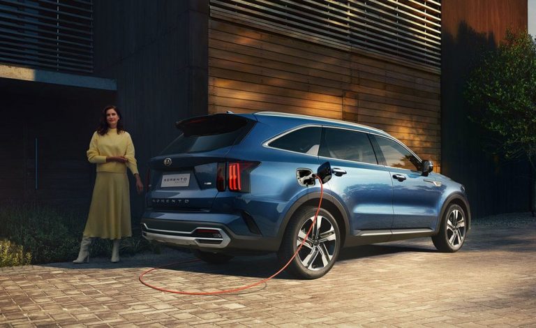Kia Sorento Plug-In Hybrid. Esta es su eficiente versión híbrida enchufable