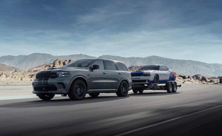 Dodge Durango SRT Hellcat. Este dragster vestido de SUV está a la venta en EE.UU.