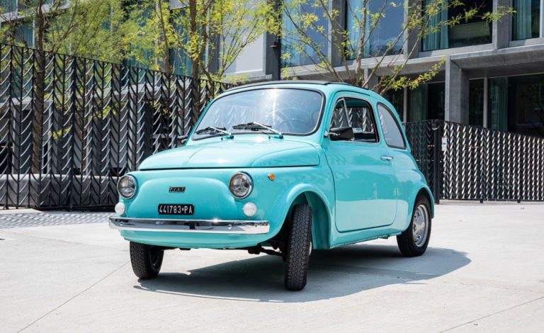 Fiat 500. Un niño con zapatos nuevos gracias a Pirelli