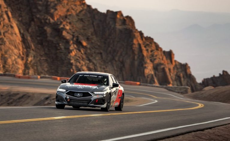 Acura (Honda) se lleva a Pikes Peak un NSX y tres TLX 2021