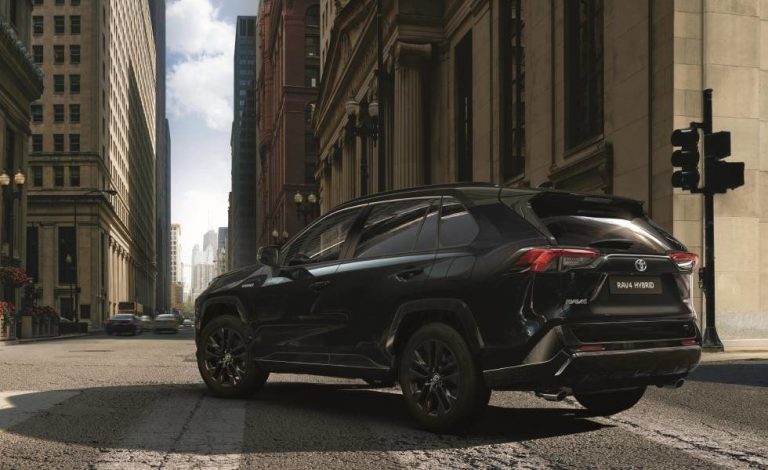 Toyota RAV4 Electric Hybrid Black Edition. Disponible durante los próximos 12 meses