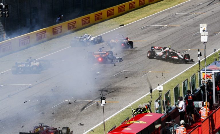 La Fórmula 1 se vuelve loca en la pista pero no el podio