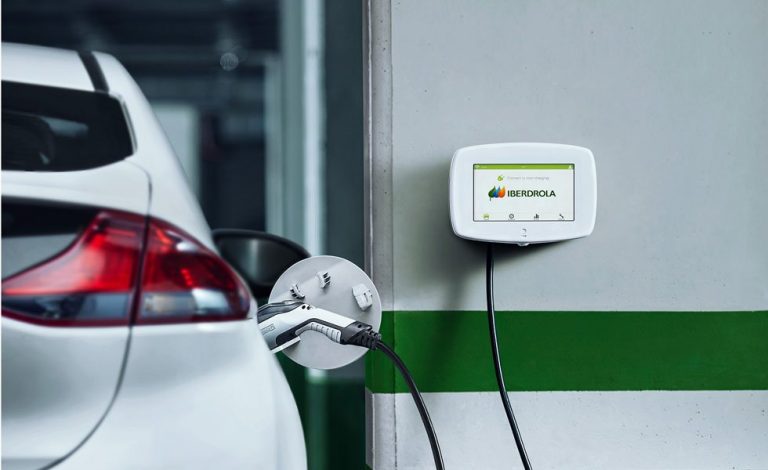 Iberdrola lanza la primera app de recarga colaborativa de eléctricos