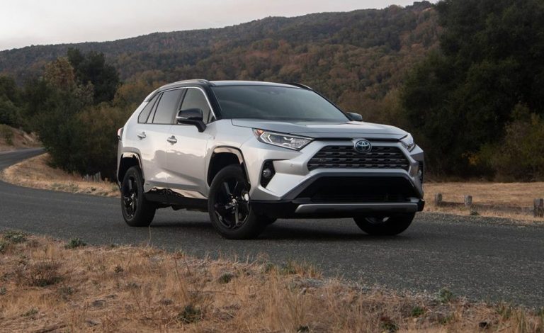 El RAV4 Hybrid de Toyota gana el acabado XLE Premium en EE.UU