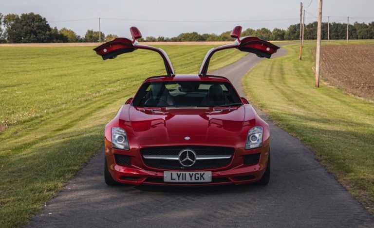 Mercedes-Benz SLS AMG. ¿Quieres uno que está prácticamente a estrenar?