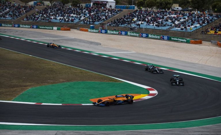 Carlos Sainz ya sabe qué se siente al liderar un GP de Fórmula 1