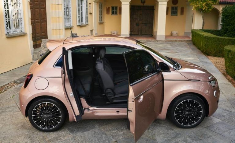 Fiat 500 3+1. El nuevo eléctrico con tres puertas laterales