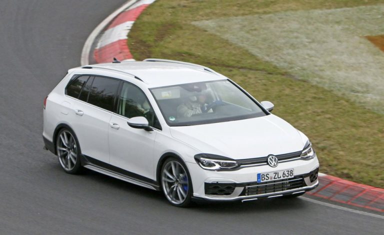 El Volkswagen Golf Variant R entra en pista