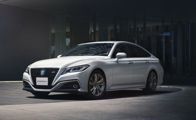 Toyota Crown. Estrena mejoras dos años después de su debút
