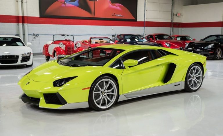 Este Lamborghini Aventador LP700-4 rinde homenaje al mítico Miura y está a la venta