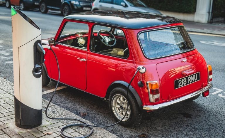 Convierte tu Mini clásico en eléctrico gracias al kit de Swindon