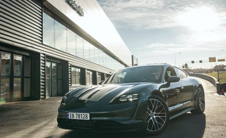 El Porsche Taycan número 1.000 se entrega en Noruega