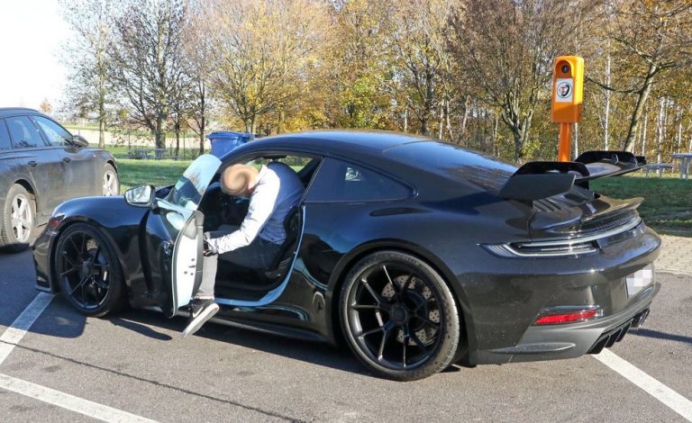 El Porsche 911 GT3, casi al descubierto