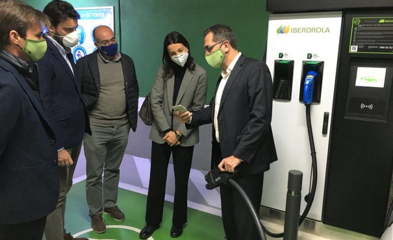 Iberdrola abre la mayor plataforma de recarga de eléctricos de Valencia