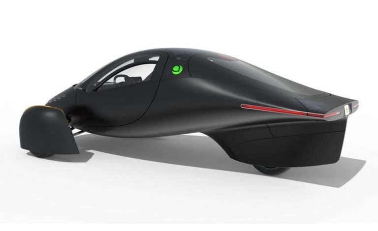 Aptera 3. Míralo dos veces; es un coche