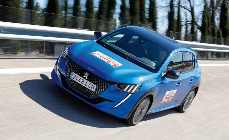 Peugeot 208 GT Line Puretech 130 EAT8. Con 20.000 km y ganas de más