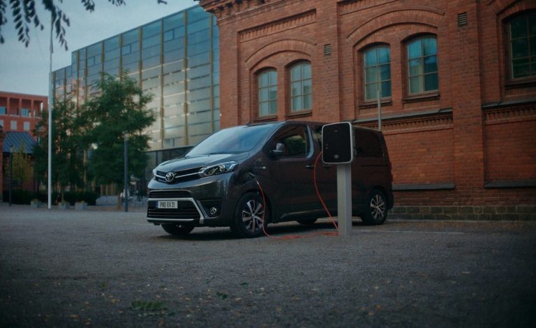 Toyota Proace Electric Van. Ya está disponible en España