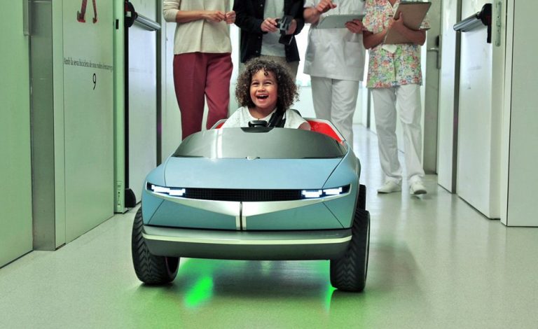 Un mini 45 EV de Hyundai para ayudar a niños enfermos