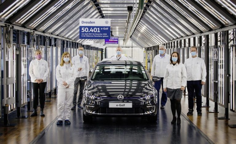 De la planta de Volkswagen en Dresde sale el último e-Golf de la historia