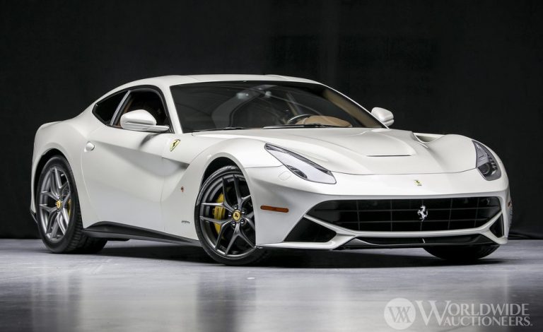 ¿Quieres este Ferrari F12 Berlinetta con 8.990 km? Sale a subasta