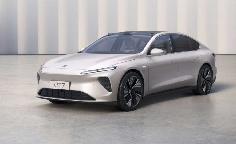 NIO presenta al fin su primer sedán eléctrico: el ET7