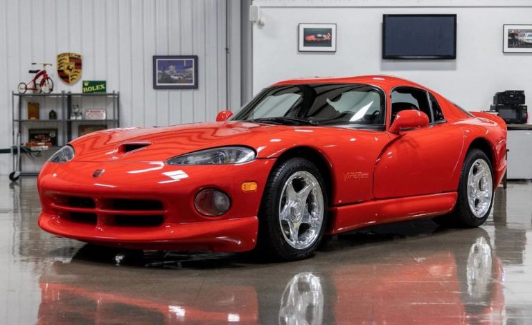 Dodge Viper GTS de 1997. Se vende este con 27 kilómetros