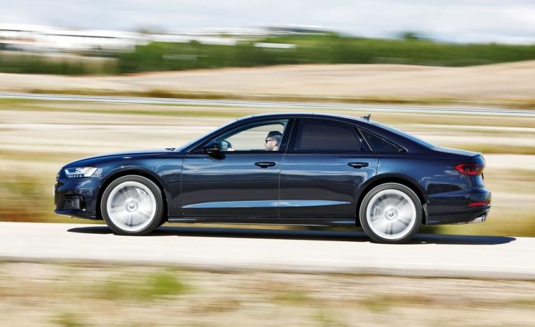 Audi S8. Tren de carretera
